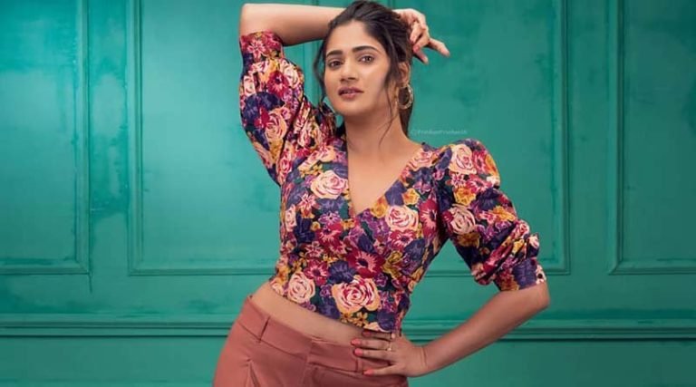 முதன் முறையாக லாஸ்லியா வாய்ப்புக்காக போட்டோ ஷூட்!