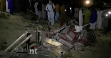Pakistan train-bus collision 20 dead
