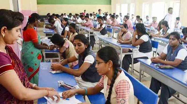 ‘மதிப்பெண்ணில் திருப்தி இல்லாத மாணவர்களுக்கு தேர்வு’