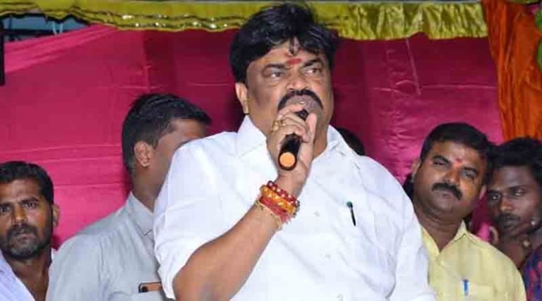 ராஜேந்திர பாலாஜி மாவட்ட செயலாளர் பொறுப்பிலிருந்து நீக்கம்