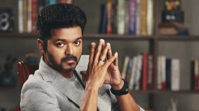 ரசிகர் மன்றங்களுக்கு பணம் அளித்த விஜய்! இந்த மனசு யாருக்கு வரும்!
