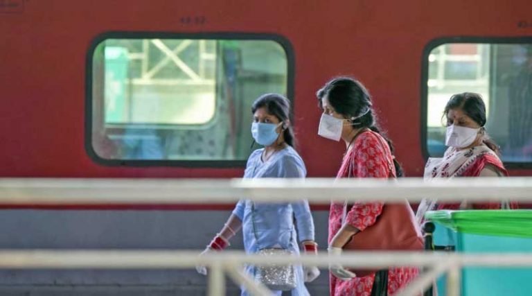 கொரோனா சோகத்தில் மக்கள் – சென்னை உட்பட 4 நகரில் இருந்து வந்தால் நோ என்ட்ரி!